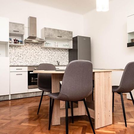 Apartment Marta Rasa Ngoại thất bức ảnh